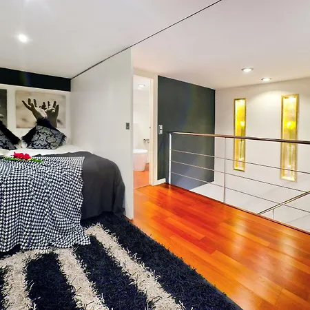 Apartment Victoria Center 3 *